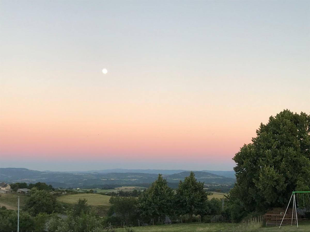 Gite Lo Soulenquo à Fonteilles Golinhac Extérieur photo